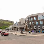 Stunning 1 Bed At Holyrood Palace & Arthurs Seat
